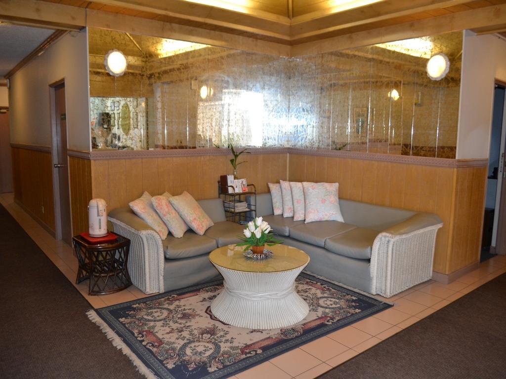 West Plaza Desekel Hotell Koror Exteriör bild