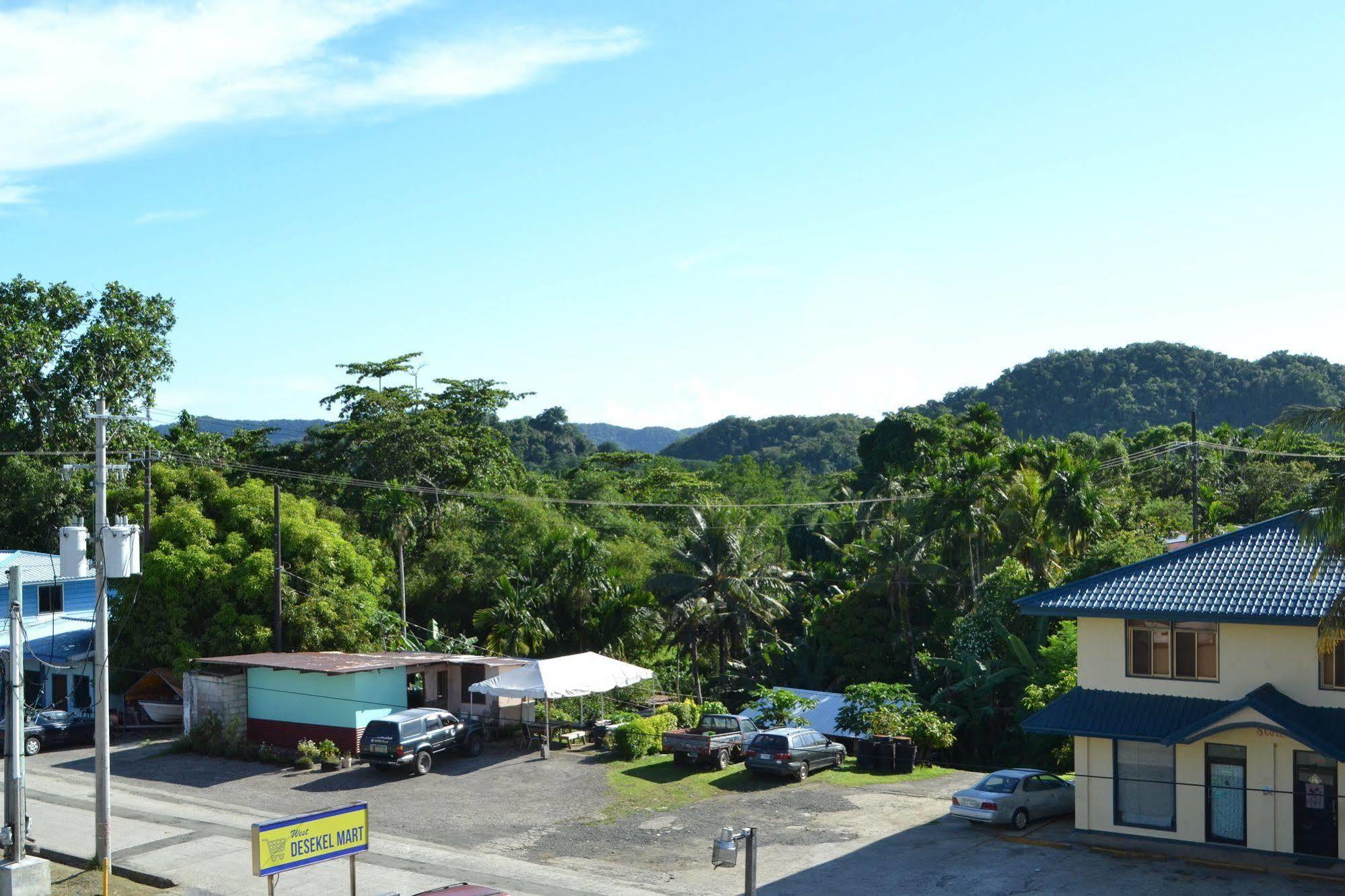 West Plaza Desekel Hotell Koror Exteriör bild