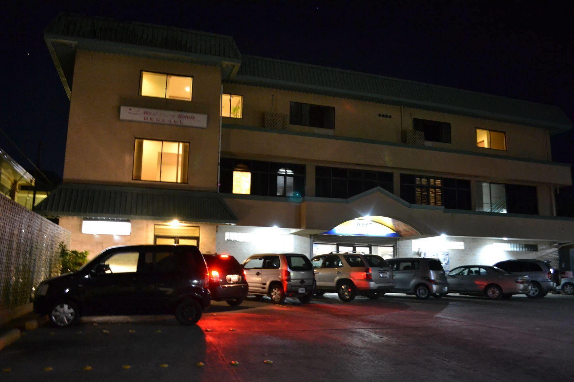 West Plaza Desekel Hotell Koror Exteriör bild