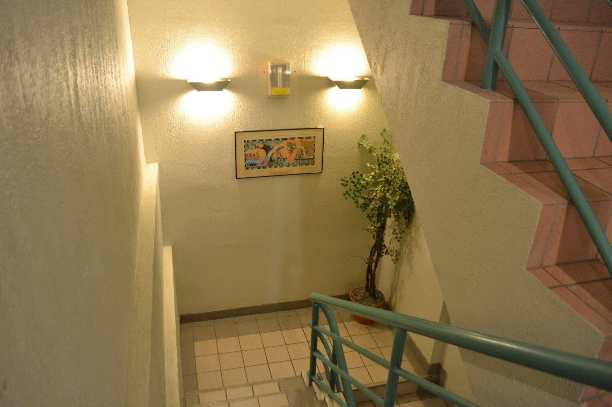 West Plaza Desekel Hotell Koror Exteriör bild