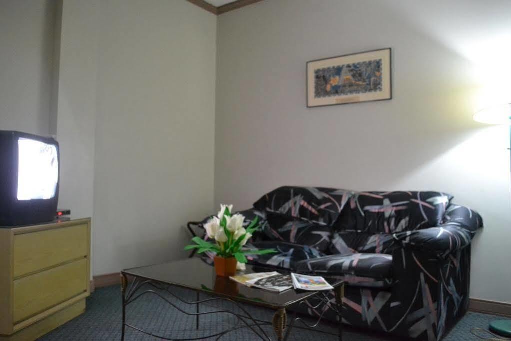West Plaza Desekel Hotell Koror Exteriör bild