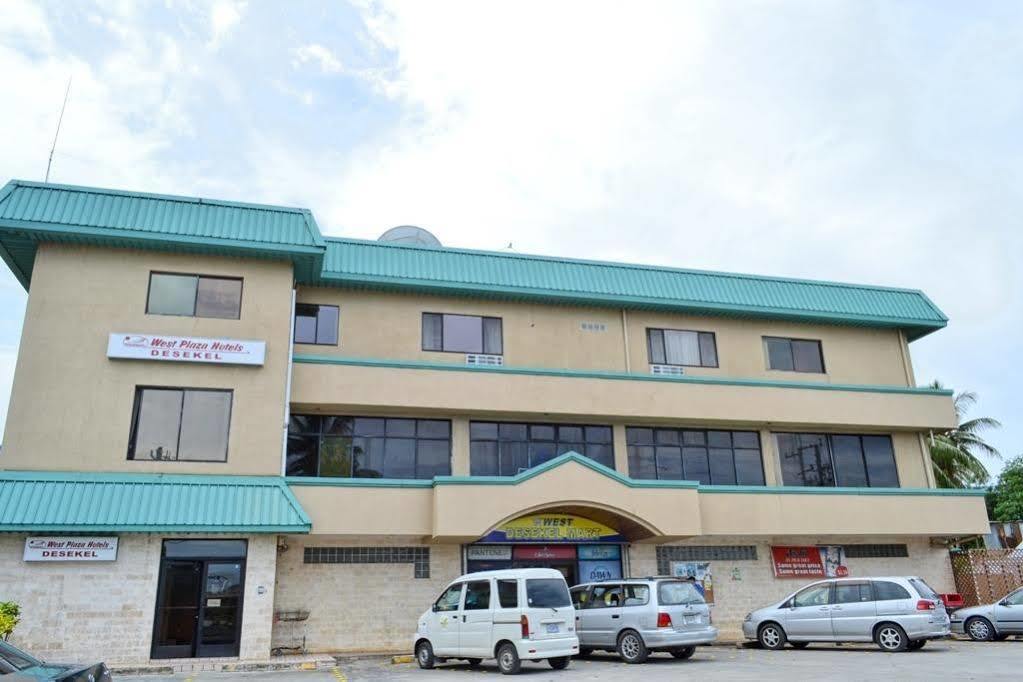 West Plaza Desekel Hotell Koror Exteriör bild