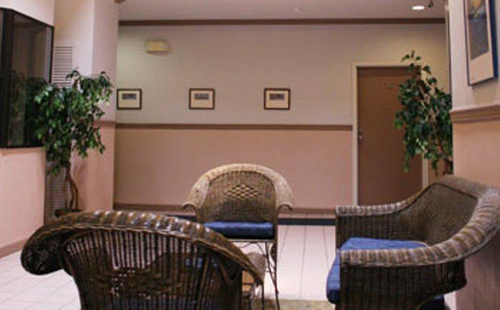 West Plaza Desekel Hotell Koror Exteriör bild
